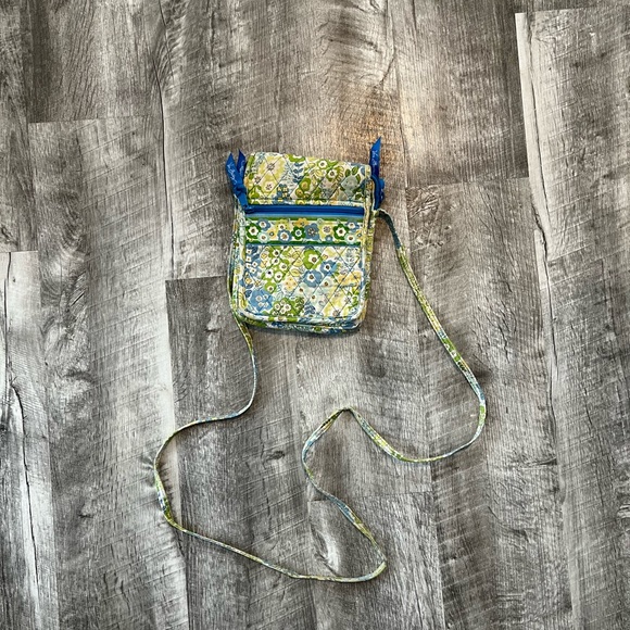 Vera Bradley Handbags - Vera Bradley Hipster Crossbody Bag